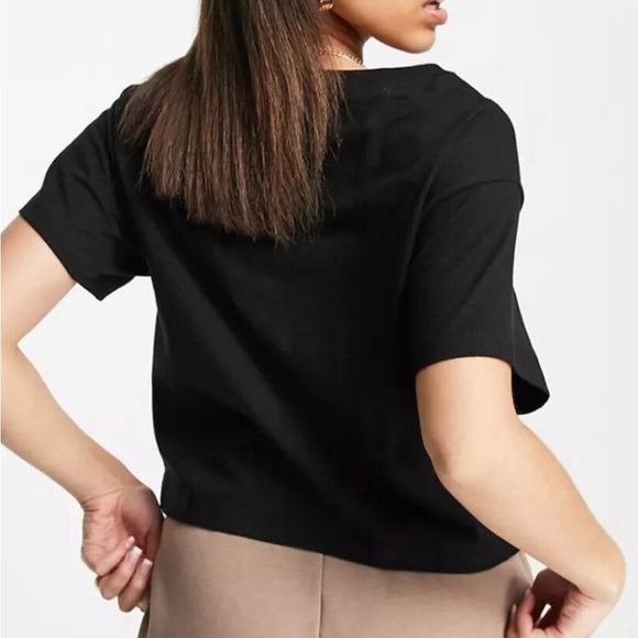 Champion Leopard Crop - Picture 3 of 3